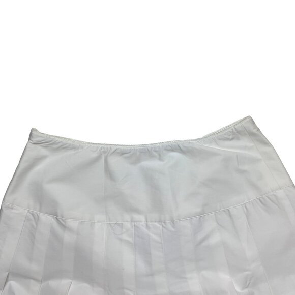 MOTTO White with Red Embroidery‎ Pleated Fully Lined A Line Skirt - Picture 2 of 10